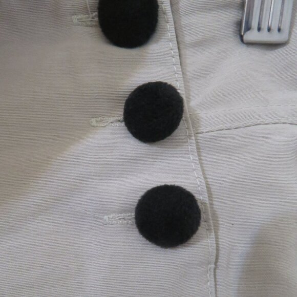 NWT Lulu Beige Shorts - Picture 3 of 4